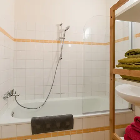 Square Apartment