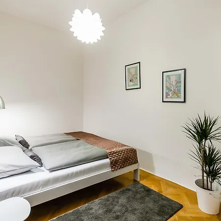 Square Apartamento *